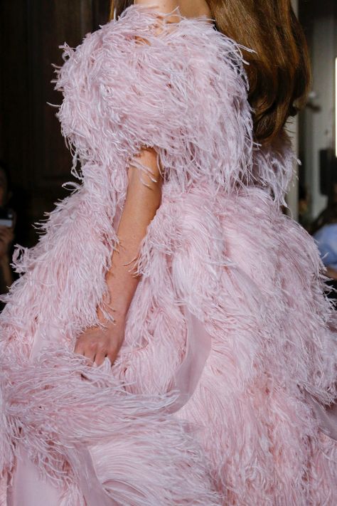 Pierpaolo Piccioli Wows With Valentino Couture Fall 2018 Valentino 2021 Haute Couture, Valentino 2015, Butterfly Confetti, Valentino Ss2007, Valentino 2015 Couture, Detail Couture, Valentino Runway, Valentino Spring 2016 Couture, Valentino Haute Couture