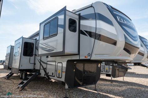 5th Wheel Toy Hauler, Luxury Rv Living, Grand Design Rv, 5th Wheel Camper, 5th Wheel Rv, Fifth Wheel Toy Haulers, Theater Seats, Fifth Wheel Campers, Luxury Rv