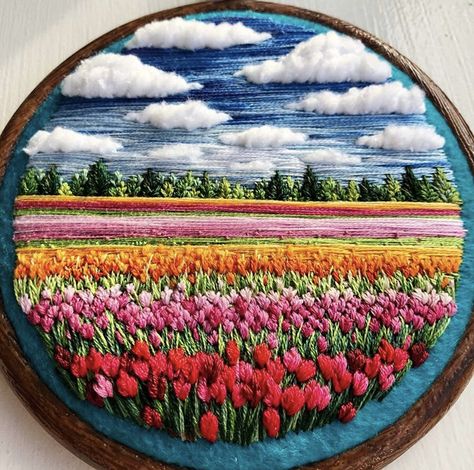 Tulip Cookies, Field Embroidery, Thread Painting Embroidery, Embroidery Artists, Landscape Embroidery, Ribbon Embroidery Kit, Embroidery Stitches Beginner, Embroidered Hoop, Textiles Projects