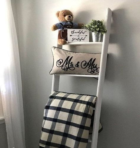 Wedding Ladder, Rustic Ladder Shelf, Basket Beige, Bathroom Wood Shelves, Mason Jar Planter, Driftwood Stain, Farmhouse Blankets, Quilt Ladder, Green Barn