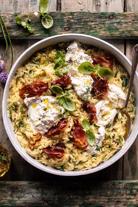 The 30 Most Popular Easy Summer Recipes. - Half Baked Harvest Dinner Recipes With Burrata, Minimalist Dinner Recipes, Orzo Carbonara, Half Baked Harvest Recipes, Sommer Mad, Crispy Prosciutto, Harvest Recipes, Orzo Pasta, Half Baked