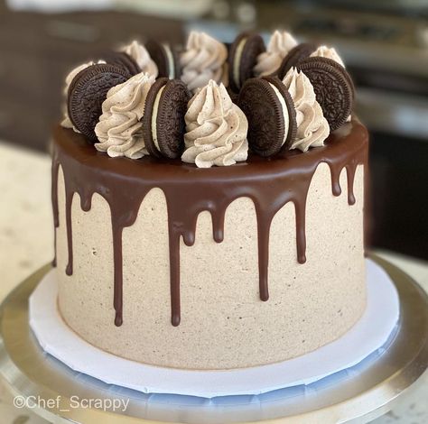 Oreo Birthday Cake, Oreo Buttercream, Lava Cake Recipes, Chocolate Cake Designs, Simple Cake Designs, Chocolate Cake Decoration, Birthday Cake Chocolate, Creative Birthday Cakes, Video Tiktok