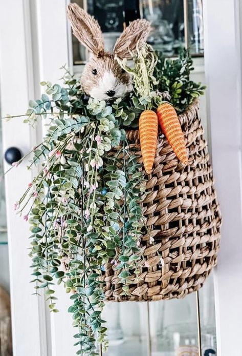 Farmhouse Easter Decor Ideas, Color Palette Vintage, Vintage Spring Decor, Spring Mantle Decor, Easter Porch Decor, Bunny Decorations, Easter Decor Ideas, Spring Mantle, Farmhouse Easter Decor