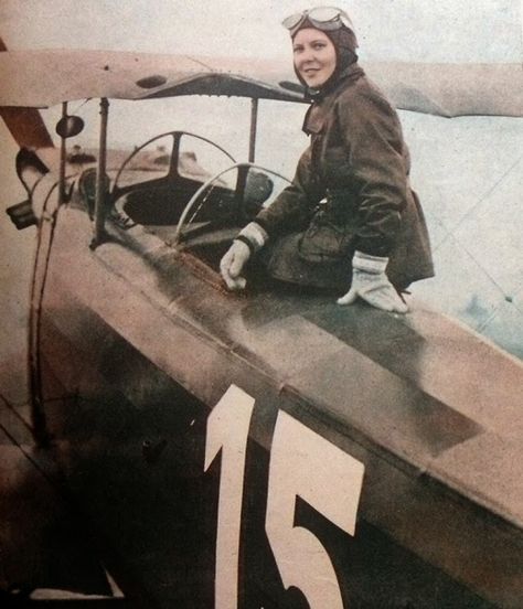 vintage everyday: 40 Powerful Photos of Incredible Women Who Changed History 8. Mart, Thelma Louise, Women Rights, Rare Historical Photos, Female Pilot, Female Fighter, Amelia Earhart, Fighter Pilot, Pearl Harbor