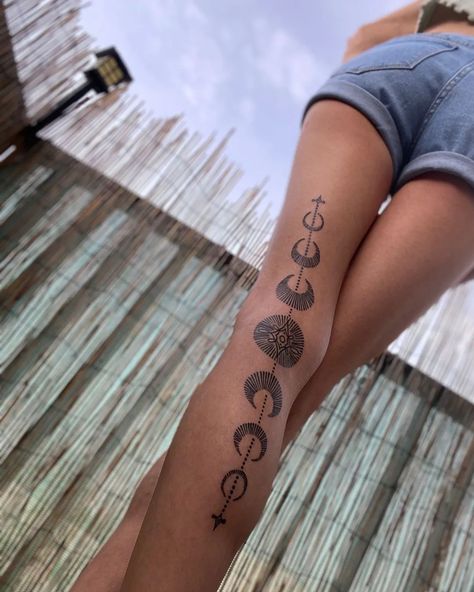 🔥🔥🔥 . #legtattoo #moonphases #tattooideasforgirls #tattooideasforwomen #tattoedgirl #moonphasestattoo #bucuresti #romania🇹🇩 | Instagram post from Inkperium Tattoo Bucuresti (@inkperium_tattoo_bucuresti) Henna Moon, Tattoo On Leg, Thigh Tat, Moon Phases Tattoo, Tattoed Girls, Dope Tattoos, Moon Tattoo, Thigh Tattoo, Back Tattoo