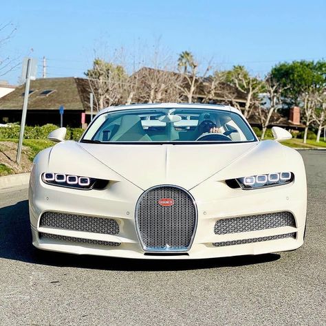 @billionairesluxuryyy on Instagram: “£2million Bugatti Chiron🔥🥂 ⚜FOLLOW👉@billionairesluxuryyy👈🥂 ° 📸 unknown ° • • • • • • • • #luxury #luxurysafari #luxury4play #luxurylover…” Manny Khoshbin, Luxury Safari, Viral Reels, Bugatti Chiron, Luxury Pool, Bugatti Veyron, Big Dreams, Luxury Yachts, Lake Como