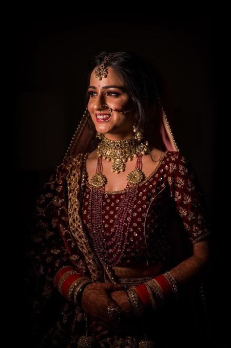 Bride Photoshoot ideas| Bridal Portraits| Choker Necklace Designs Bride Pose With Lehenga, Bride Lehenga Poses, Indian Bride Photography Poses Bridal Lehenga, Indian Bride Getting Ready Photography, Bride Parlour Poses, Bride Indoor Photoshoot, Bride Poses Indoor, Bride Photoshoot Indoor, Bride Engagement Poses Singal