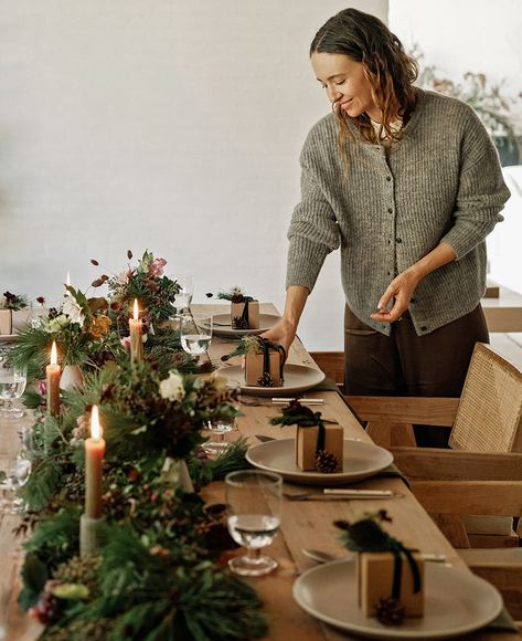 Melissa Norton shares three vegetarian recipes for the perfect holiday party. Jenni Kayne Table Setting, Jenni Kayne Christmas, Dishes For Dinner, Setting A Table, Breaking Bread, Christmas Table Decor, Jenni Kayne, Dinner With Friends, Christmas Table Settings