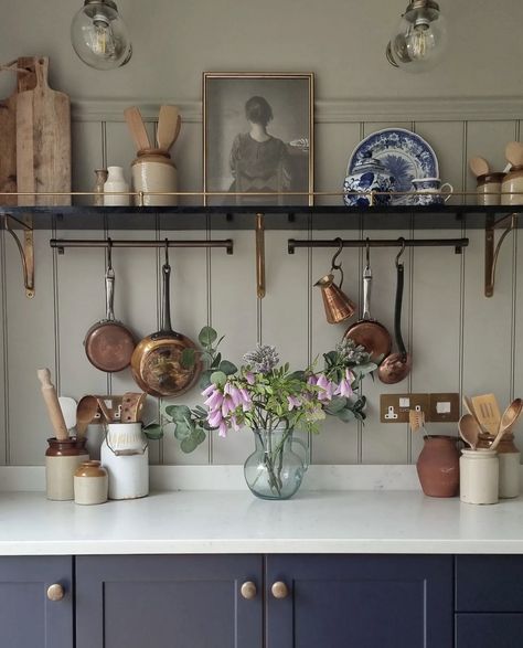 Copper Pans Hanging, Decorating Ideas For Kitchen, County Kitchen, Vintage Decorating Ideas, Hanging Pans, Kitchen 2024, Vintage Decorating, Kitchen Mood Board, Vintage Style Decorating