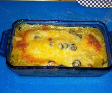 Burrito Enchiladas, Frozen Burritos, Burrito Casserole, Easy Enchiladas, Green Enchilada Sauce, Nice Dinner, Burritos Recipe, Enchilada Recipes, One Pan Meals