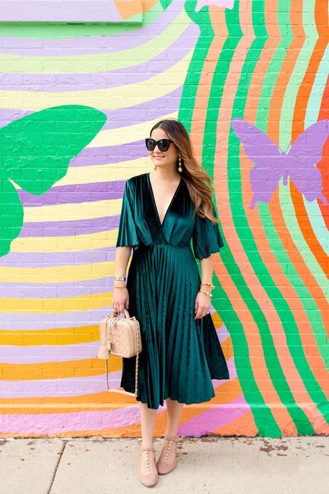 Green Velvet Pleated Wrap Dress Emerald Green Outfit, Velvet Dresses Outfit, Short Satin Dress, Satin Fashion, Green Velvet Dress, Velvet Midi Dress, Green Mint, Color Story, Tops Blouse