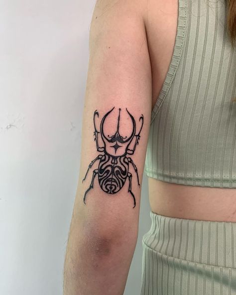 Beetle Tattoo Placement, Knee Tattoo Unique, Whimsical Bug Tattoo, American Traditional Beetle Tattoo, Black Beetle Tattoo, Matching Bug Tattoos, Beetle Knee Tattoo, Rhino Beetle Tattoo, D&d Tattoo