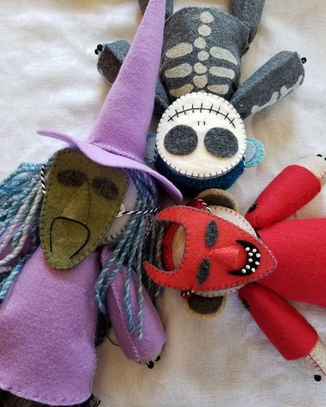 Felt Nightmare Before Christmas, Felt Horror Characters, Halloween Felt Crafts Free Pattern, Nightmare Before Christmas Plush, Nightmare Before Christmas Dolls, Halloween Felt Crafts, Lock Shock Barrel, Lock Shock And Barrel, Felt Toys Diy