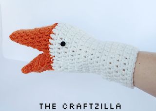 Untitled Goose Game Crochet, Crochet Mittens Free Pattern, Finger Puppet Patterns, Glove Puppets, Crochet Toys Free Patterns, Puppets Diy, Glove Pattern, Puppet Patterns, Crochet Mittens