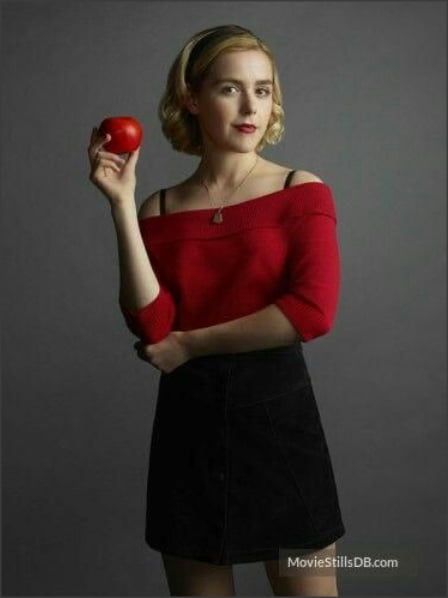 Sabrina Costume, Sabrina Spellman Outfit, Sabrina Spellman Style, Sabrina Cast, Sabrina Witch, Chilling Adventures Of Sabrina, Gamine Style, Kiernan Shipka, Sabrina Spellman