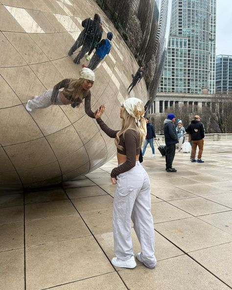 Outfit Travel Ideas, Cloud Gate Photo Ideas, Chicago Bean Pictures, Chicago Poses, Chicago Outfit Ideas, Chicago Aesthetic Outfits, Chicago Summer Outfit, Chicago Fits, Chicago Places To Visit