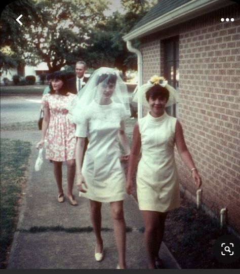 Wedding Dresses 60s, 1960s Wedding, Wedding Gowns Vintage, Mod Wedding, Yes To The Dress, Vintage Bride, 1960s Fashion, Vintage Bridal, Decor Tips