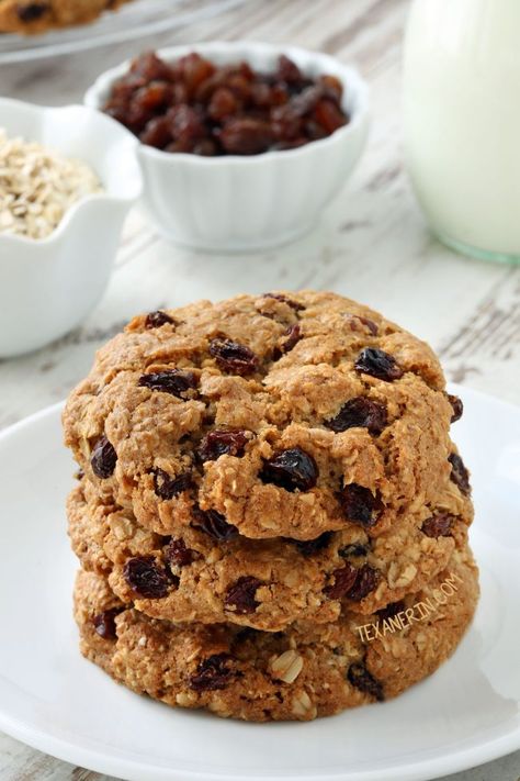 Gluten-free Oatmeal Cookies (vegan option) - Texanerin Baking Oatmeal Cookies Vegan, Gluten Free Oatmeal Raisin Cookies, Oatmeal Cookie Recipes Healthy, Healthy Cookie Recipe, Oatmeal Raisin Cookies Healthy, Keto Oatmeal, Gluten Free Oatmeal Cookies, Healthy Oatmeal Cookies, Protein Oatmeal