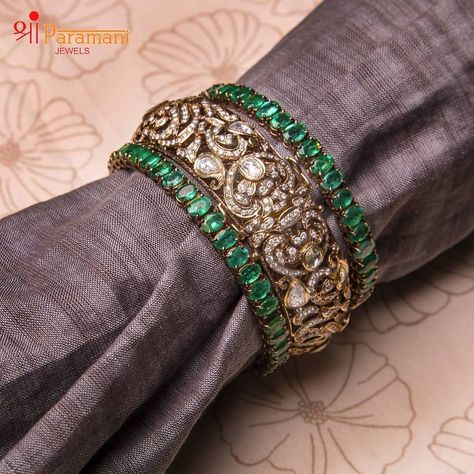 Diamond Bangles, Antique Jewellery Designs, Gold Necklace Indian Bridal Jewelry, Long Pearl Necklaces, Antique Jewelry Indian, Bangles Jewelry Designs, Pearl Jewelry Necklace, Diamond Jewelry Designs, Gold Bangles Design