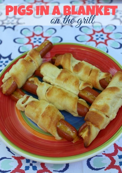 Stuffed Hot Dogs, Grill Hot Dogs, Picnic Food List, Healthy Picnic, Ground Beef And Rice, Korean Ground Beef, Grilling Hot Dogs, Main Food, Picnic Dinner