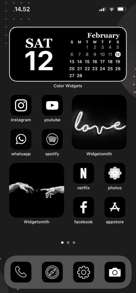 Walpappers Iphone Ios 16 Ideas, How To Customise Iphone Home Screen, Ios Home Screen Layout Ideas, Iphone Customization Ideas Ios 16, Ios 16 Home Screen Ideas Black And White, Homescreen Inspo Black, Widget Screen Ideas, Aesthetic Black Homescreen, Black Home Screen Ideas