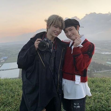 enhypen sunki niki + sunoo Polaroid Pictures, Best Duos, Rare Pictures, Big Love, Rare Photos, Kpop Guys, Boyfriend Pictures, K Idols, Make Me Smile