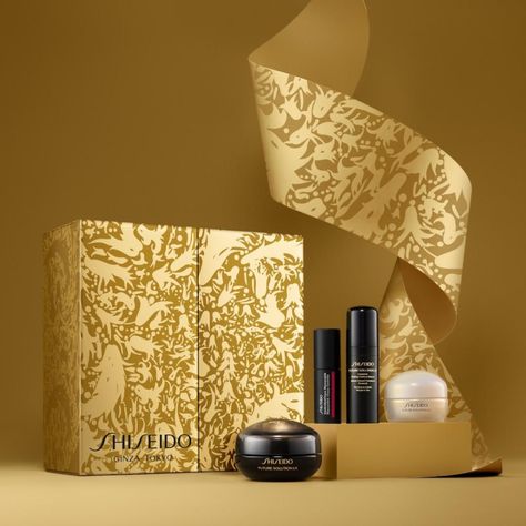 SHISEIDO: Go for the gold with our ultimate Ageless Eyes Luxuries gift set. Future Solutio... - Alo Japan Luxury Christmas Packaging, Gold Box Packaging, Christmas Packaging Design, Merry X'mas, Luxury Gift Set, Anti Aging Ingredients, Perfume Design, Packing Design, Christmas Packaging