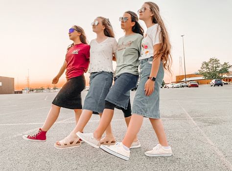 Cute Modest Athletic Outfits, January 2024 Fashion, Modest Athletic Outfits, Christian Outfits Modesty, Modestly Dressed, Church Camp Outfits, Christian Outfits, Apostolic Outfit, Bible Camp