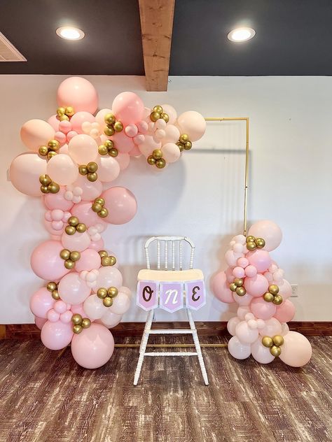 Stand for backdrop with balloons Balloon Garland Square Stand, Diy Balloon Arch Stand, Metal Balloon Arch, Balloon Arch Stand, Arch Backdrop Stand, Wedding Arch Backdrop, Baby Shower Photo Booth, Photo Booth Background, Wedding Arches