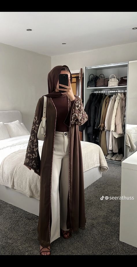 Muslim Abaya Style, Saudi Arabia Outfit Women, Hijab Date Outfit, Abaya Inspo For Eid, Hijabi Party Outfit, Abaya With Jeans, Muslim Modest Outfits, Casual Abaya Outfits, Hijabi Dress Outfits