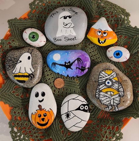 Halloween Rocks, Painting Rocks, Rock Hounding, Coraline, Painted Rocks, Hand Painted, Halloween, Drawings, Art