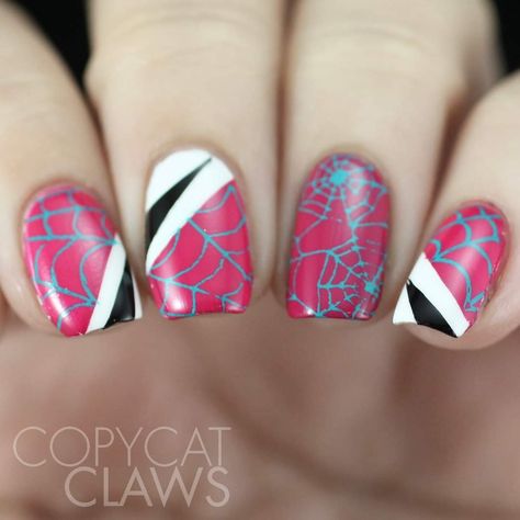 Spiderverse Nails Designs, Spider Gwen Nail Art, Gwen Nails Spiderman, Ghost Spider Nails, Spidergwen Costume, Gwen Stacy Nails, Spider Gwen Nails, Fangirl Outfits, Gwen Miles