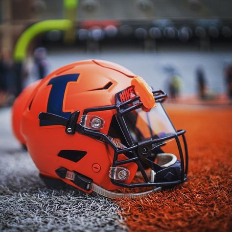 Illinois Football on Instagram: “😍 #Illini x #SpringBall 🔶🔷” Illinois Football, College Football Helmets, Aurora Illinois, Champaign Illinois, Michigan State Football, Rockford Illinois, Central Illinois, Michigan State, College Football