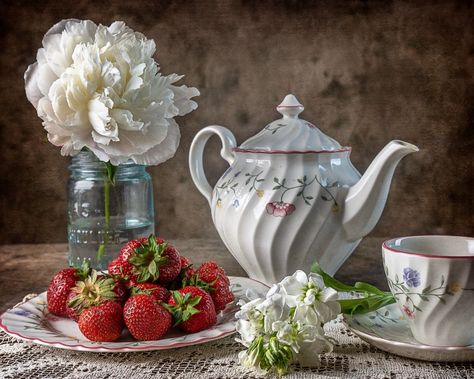 Afternoon Tea with Strawberries © 2018 Patty HankinsI’ve recently added a new photo – Afternoon Tea with Strawberries – to my website at  I’ve started exploring still life. There … Tea Party Still Life Photography, Tea Still Life, Tea Party Photography, Life Reference, Live Drawing, Strawberry Tea, Hair Sketch, Still Lifes, Still Life Photos