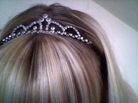 Doll Parts, Divine Feminine, Looks Vintage, Photo Dump, Girly Things, Pretty In Pink, Blonde Hair, A Woman, Crown Jewelry