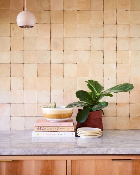 clé tile on Instagram: “ungrouted, unglazed terracotta showing the natural variations of moroccan clay. #cletile  tile: natural 4"x4" zellige design:@brasstackskc…” Natural Tile, Cle Tile, Kitchen Glass, Zellige Tile, Classic Kitchen, Terracotta Tiles, Interior Modern, Cheap Decor, Cheap Home Decor