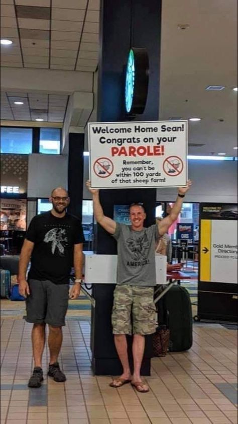 Funny Welcome Home Signs, Airport Welcome Signs, Funny Airport Signs, Airport Signs, Welcome Home Signs, Geek Life, Funny Jokes For Adults, Welcome Home, Funny Signs