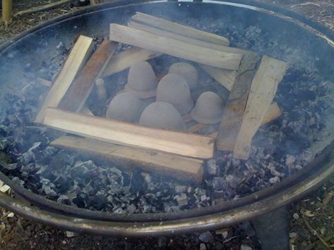 Building the kiln 2 Build A Fire Pit, How To Build A Fire Pit, Fire Pit Materials, To Build A Fire, Pottery Kiln, Ancient Technology, Raku Pottery, Fire Clay, Ceramic Techniques