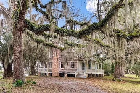 1836 Cottage For Sale In Cypremort Point Louisiana Shake House, Cedar Shake House, Cajun Cottage, Bayou House, Case Creole, Louisiana Plantations, Cedar Shake, Louisiana Style, Louisiana Homes