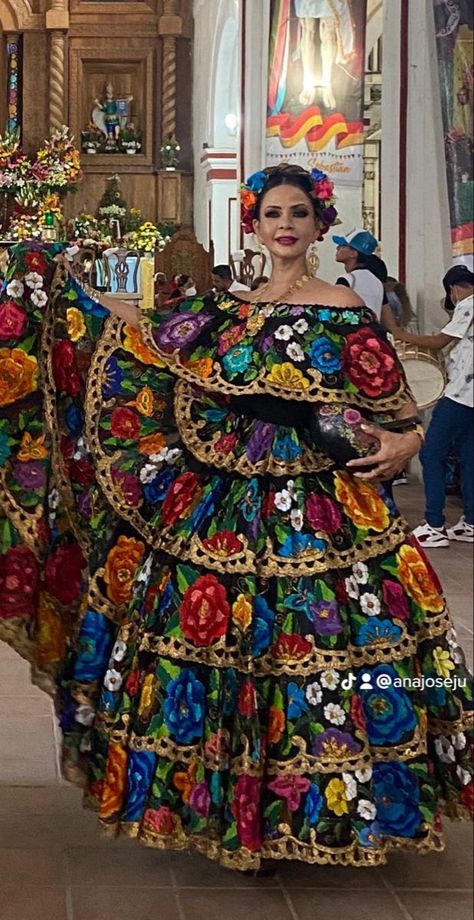 Mexican Traditional Clothing, Jalisco Dress, Miss Universe Gowns, Folklorico Dresses, Catrina Costume, Mexico Dress, Hispanic Aesthetic, Traditional Mexican Dress, Ballet Folklorico