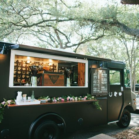 Wedding Food Truck Catering, Coffee Trailers, Bus Cafe, Coffee Bus, Wedding Food Truck, Candy Truck, Catering Truck, Coffee Catering, Foodtrucks Ideas