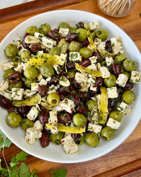 Marinated Greek Olives and Feta - Spoonful of Si Chicken Souvlaki Wrap, Souvlaki Wrap, Olive Recipes Appetizers, Olive Appetizer, Greek Chicken Souvlaki, Marinated Cheese, Greek Appetizers, Creamy Feta, Chicken Souvlaki