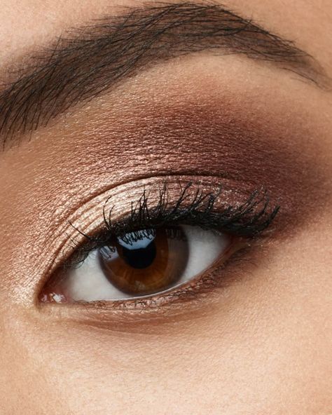 Create the perfect bronze smokey eye by applying Caviar Stick in ‘Rosegold’ all over your lid, ‘Burnished Bronze’ on the outer corner and lower lash line, and Caviar Chrome Veil in ‘Rosegold Metal’ on your inner corners for a metallic pop. Bronze Smokey Eye, Cream Eye Shadow, Bridal Makeup Tutorial, Bronze Eyeshadow, Bronze Makeup, Smokey Eye Tutorial, Eye Makeup Techniques, Birthday Makeup, Shadow Sticks