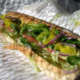 Subway Veggie Delight Sandwich (healthy, meatless) Subway Veggie Delight, Veggie Delight Sandwich, Poolside Sandwiches, Sandwich Healthy, Chinese Chicken Salad Recipe, Sweet Lunch, Veg Sandwich, Veggie Sandwich, Copykat Recipes