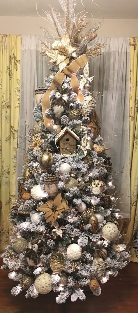 Christmas Tree Woodland Animals, Wood Land Theme Christmas Tree, Winter Woods Christmas Tree, Woodland Animals Christmas Tree Ideas, Woodland Xmas Trees, Woodland Gnome Christmas Tree, Wood Themed Christmas Tree, Woodsy Christmas Tree Topper, Rustic Style Christmas Tree