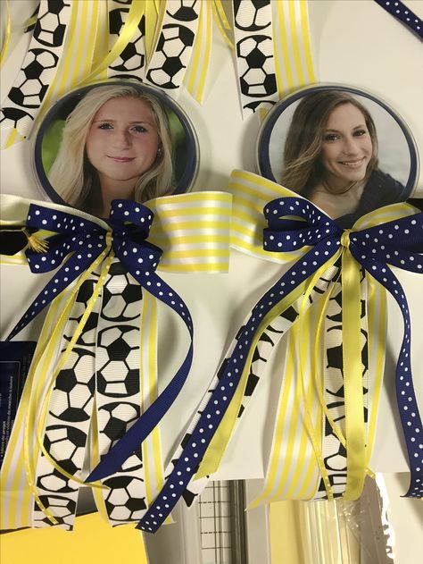 Senior night buttons for moms Senior Night Buttons For Moms, Senior Parent Night Ideas, Flowers For Senior Night, Senior Night Themes, Senior Buttons, Senior Night Flowers, Senior Baskets, Hockey Banquet, Volleyball Senior Night