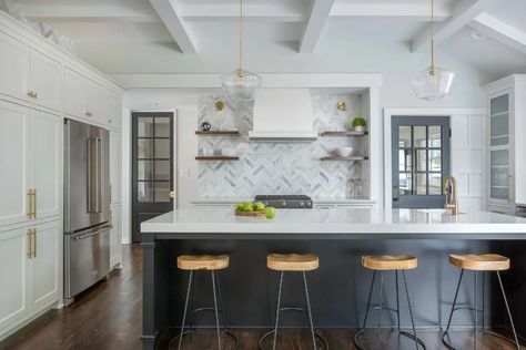 Kitchen Trends 2020: Top 7 Kitchen Interior Design Ideas That Are Here Transitional Kitchen Ideas, Kitchen With White Cabinets, Armoire Design, White Shaker Kitchen Cabinets, Grey Kitchen Island, Kitchen Lighting Design, Серая Кухня, Custom Kitchen Island, White Shaker Kitchen