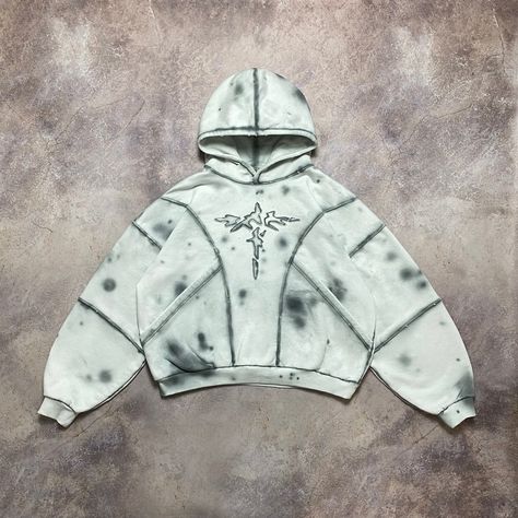 Bleached Hoodie For Streetwear, Luxury Washed Hoodie For Streetwear, White Techwear Sweatshirt With Graphic Print, Soft-washed Hooded Hoodie For Streetwear, Techwear Graphic Print Long Sleeve Hoodie, Recycled Outfits, Metallic Jeans, Hoodie Streetwear, Diy Clothes Design