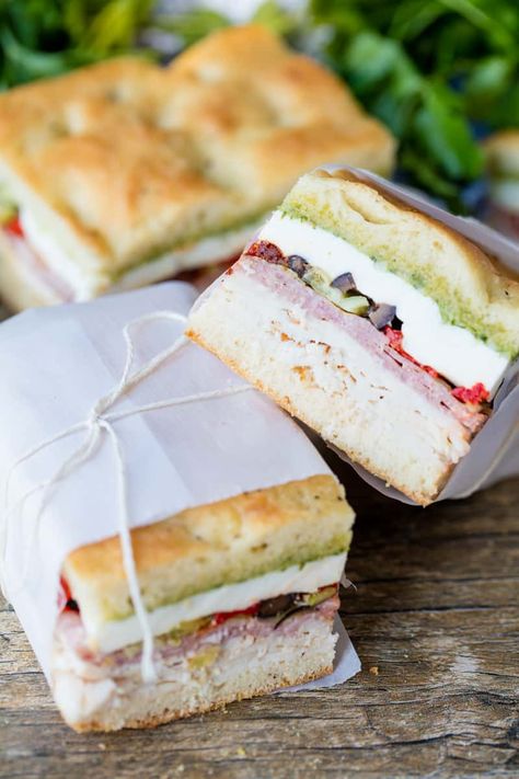 Pressed Italian Picnic Sandwiches are packed full of flavor and perfect for brunches, parties, baby showers, bridal showers, picnics, and more. Your guests will be impressed! Lunch Picnic Ideas, Italian Picnic, Brunch Sandwich, Lunch Picnic, Picnic Sandwiches, Cold Sandwiches, Party Sandwiches, Mini Sandwiches, Food Lunch