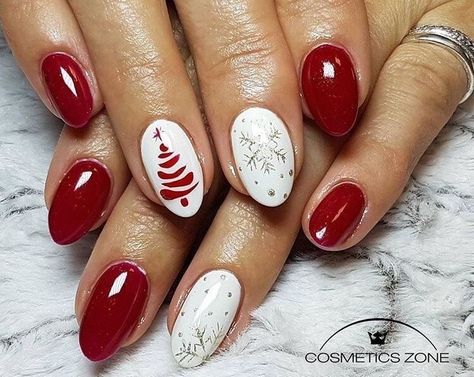 christmas 🎄is the favorite Time of the year for almost everyone . it is the Time to get yourself dressed in the best of the outfit and we know Christmas nails are perfect for the creation of holiday mood ❄️ . in the variety of Christmas nail designs is inappropriately huge . that is why we gathered the best and the trendiest Christmas nail art ideas to make your choice as easy as possible . Don't forget to follow our account ✅ we have more than 2000 pins of Christmas nail designs . Snow Nail Designs, Christmas Shellac Nails, Red Christmas Nail Designs, Red Christmas Nail, Winter Nails Christmas, Nails Burgundy, Nails Festive, Shellac Nail Designs, Nails Round